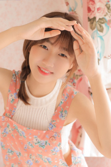 军训女孩跳舞意外走红