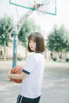 女生超短裙穿搭